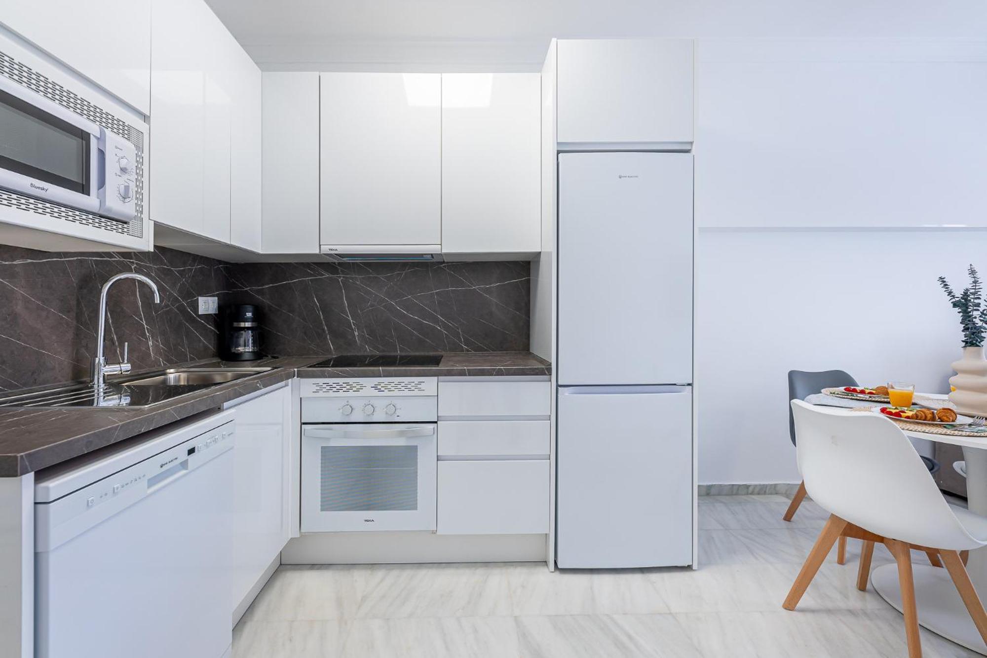 797 Holiday Rentals - Apartamento En Pueblo Quinta A 1 Min De La Playa ベナルマデナ エクステリア 写真