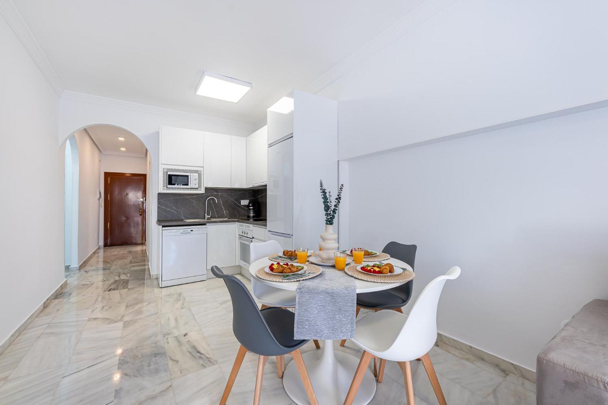 797 Holiday Rentals - Apartamento En Pueblo Quinta A 1 Min De La Playa ベナルマデナ エクステリア 写真