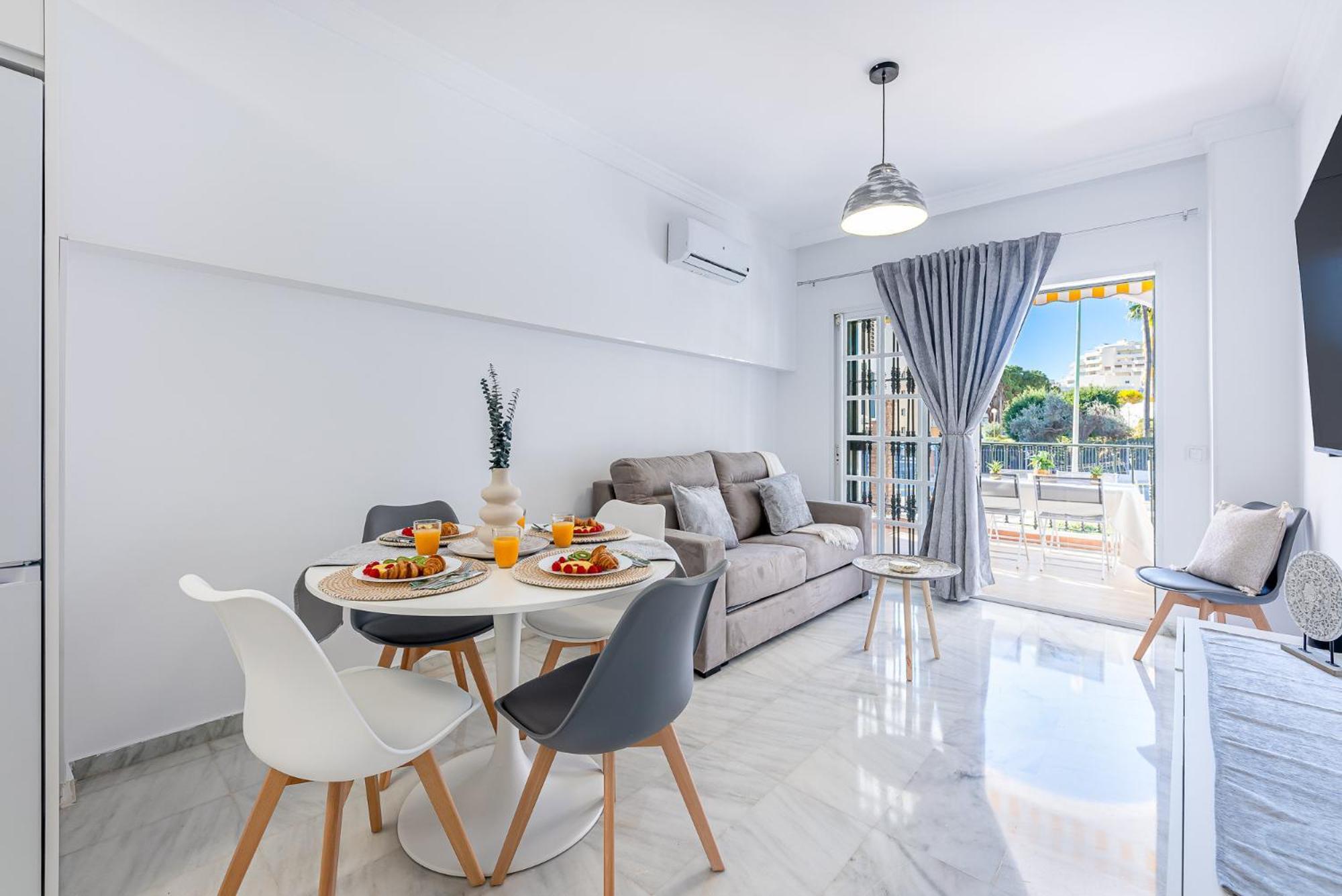 797 Holiday Rentals - Apartamento En Pueblo Quinta A 1 Min De La Playa ベナルマデナ エクステリア 写真