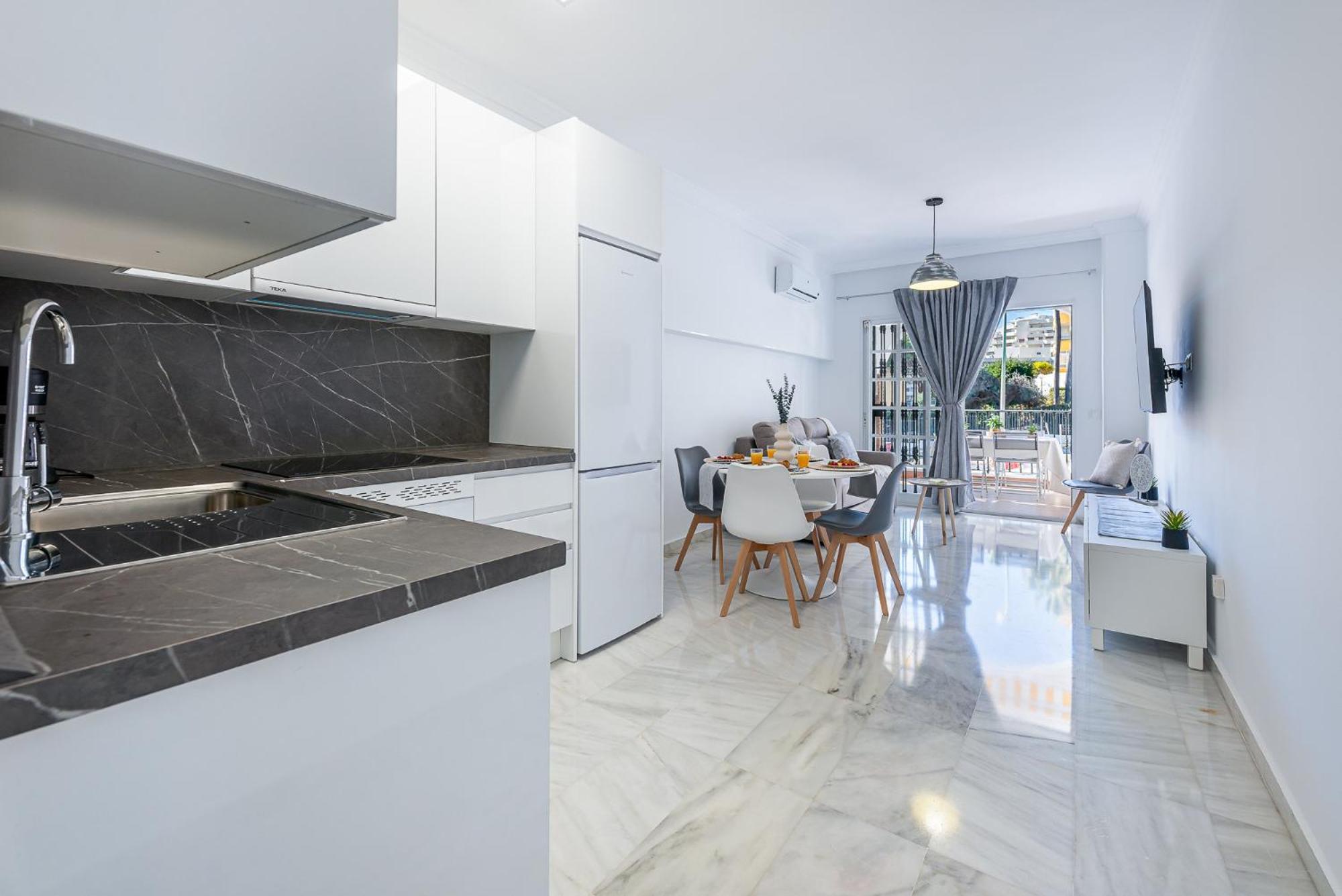 797 Holiday Rentals - Apartamento En Pueblo Quinta A 1 Min De La Playa ベナルマデナ エクステリア 写真